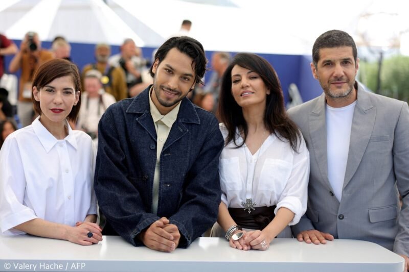 “أزرق القفطان” يفوز في “كان”