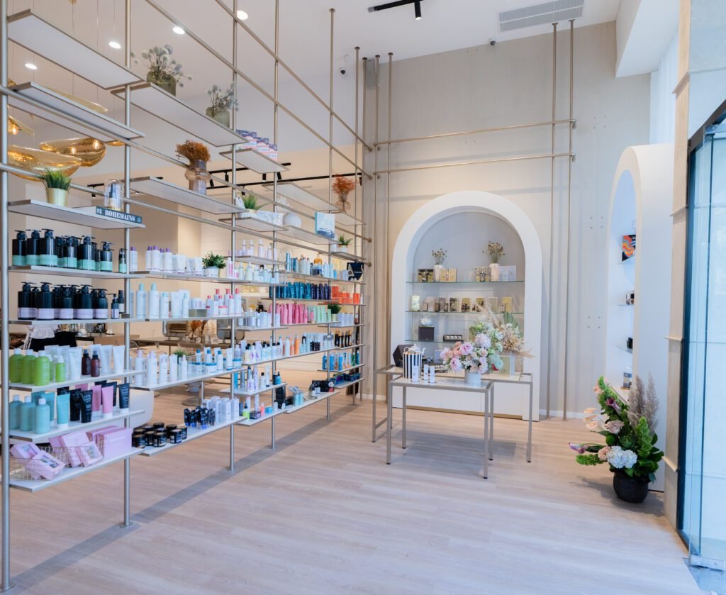 مركز تجميل جديد يفتح بالمعاريف