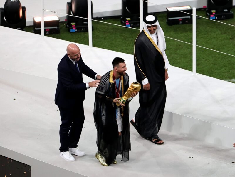 غوارديولا: ميسي أفضل لاعب على مر العصور