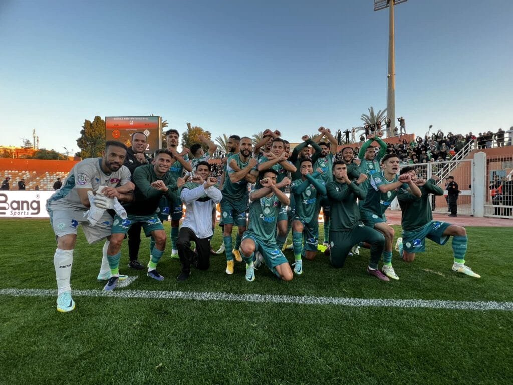 الرجاء بالفريق الثاني أمام فايبرس