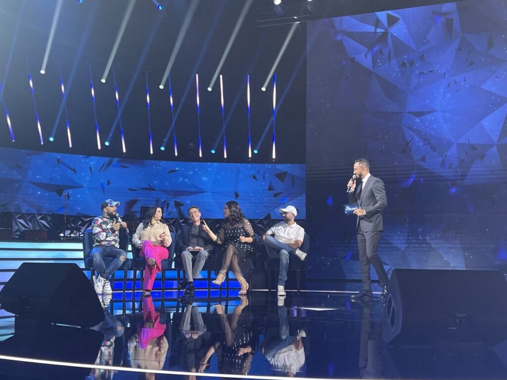 هذه كاشيات أسما ولطيفة ونعمان في ستارلايت