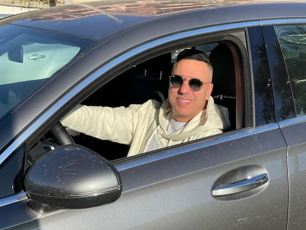 موس ماهر:  فين ما جا الريح يديني