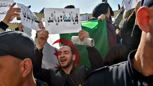 حزب جزائري معارض: النظام سيطر على الإعلام الكاذب