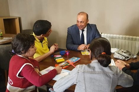 موظفو المالية يستفيدون من مقام تكويني وترفيهي لأبنائهم من ذوي الإعاقة