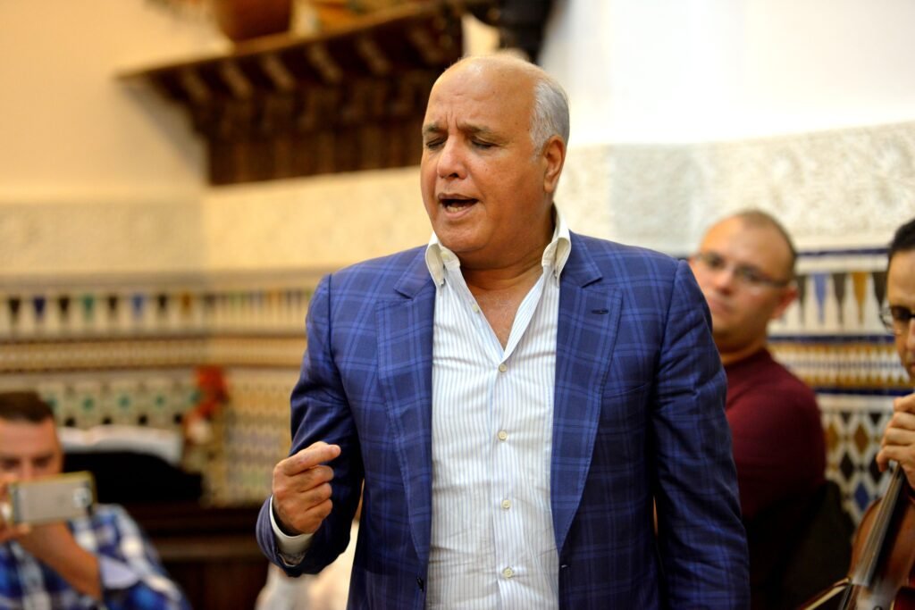 وعكة صحية تصيب الصويري في حفل وهذا سببها