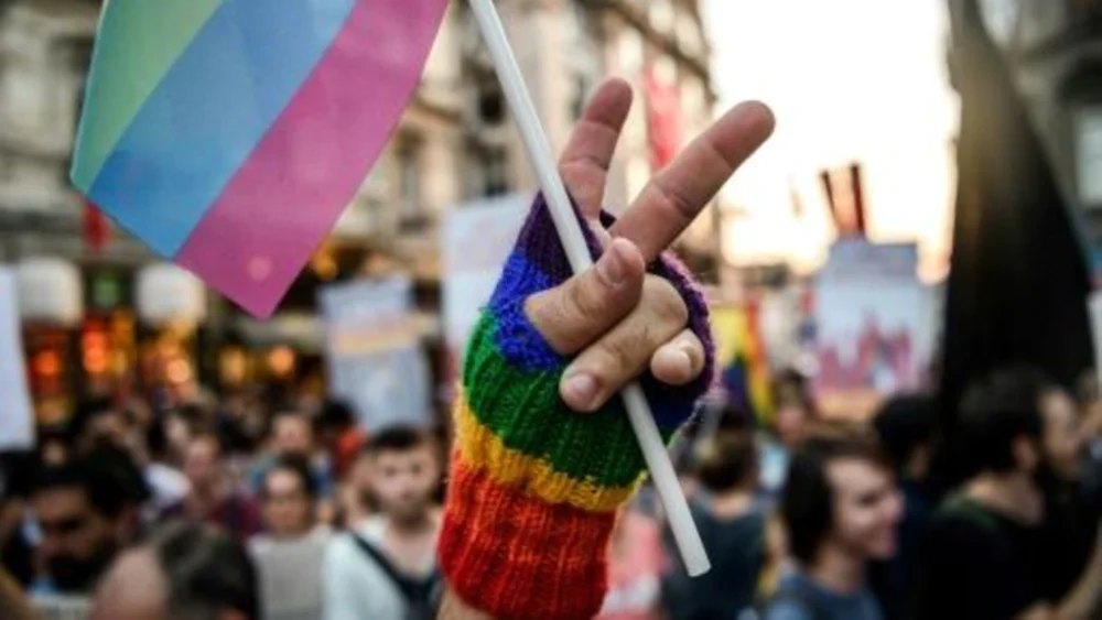 إغلاق صفحة بنعمر وغالي يضع شكاية ضده