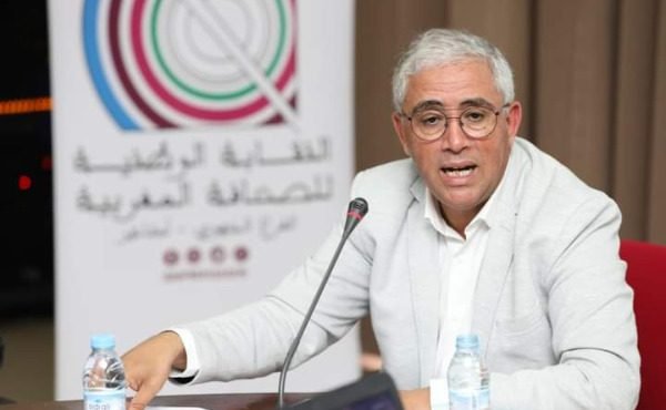 النقابة الوطنية للصحافة المغربية تستنكر إساءة “متطفلين” للإعلام