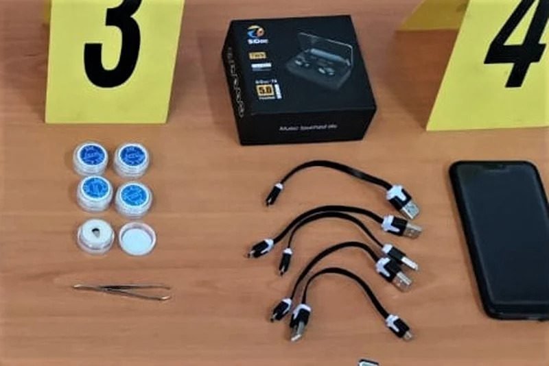 إيقاف مروجي أجهزة الغش في الامتحانات