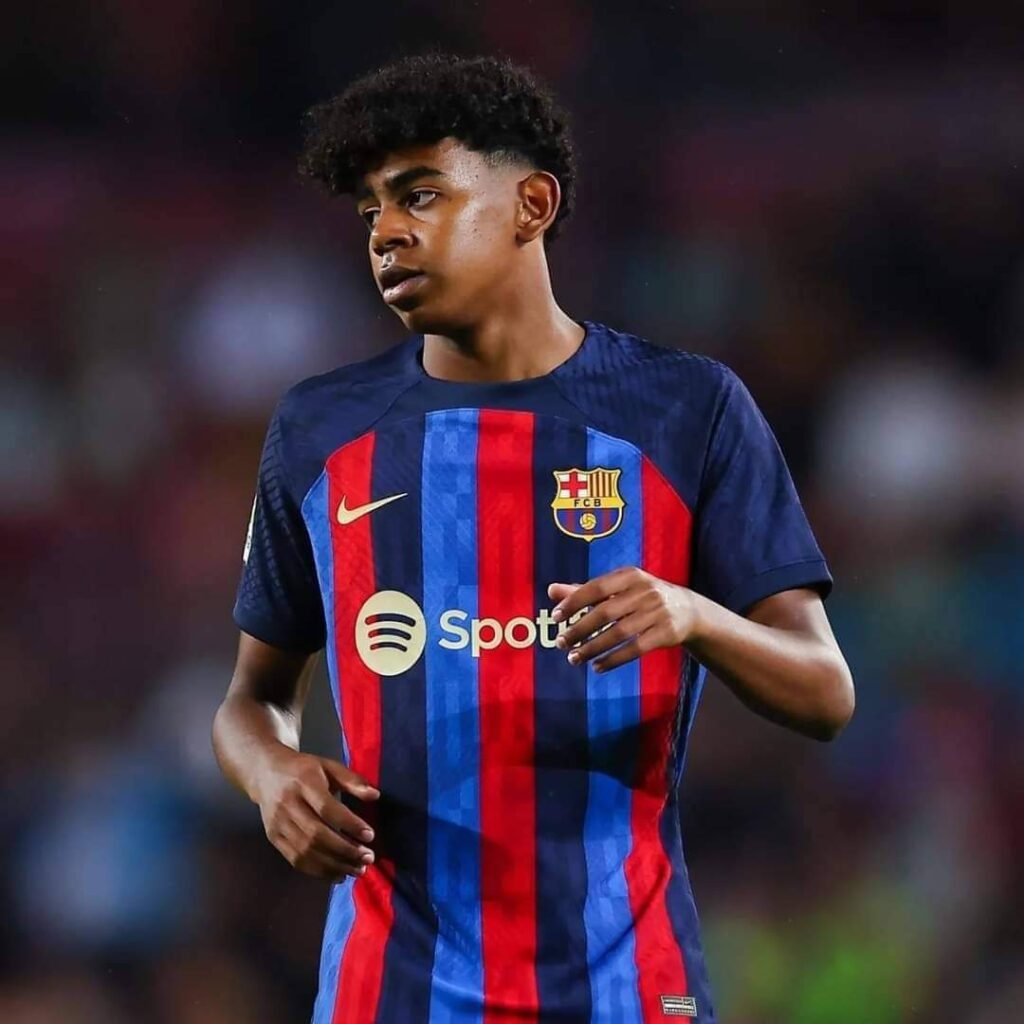 برشلونة يكافئ يامال بعقد احترافي جديد