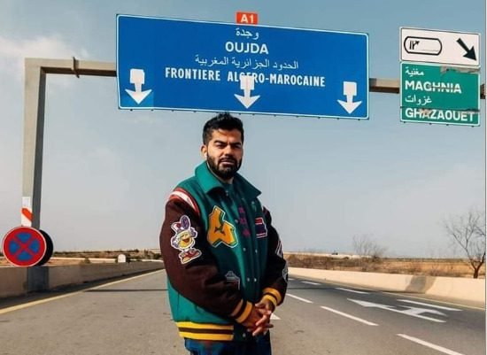 الجزائر تُجبر “يوتوبر” على حذف فيديو حول حدودها مع المغرب