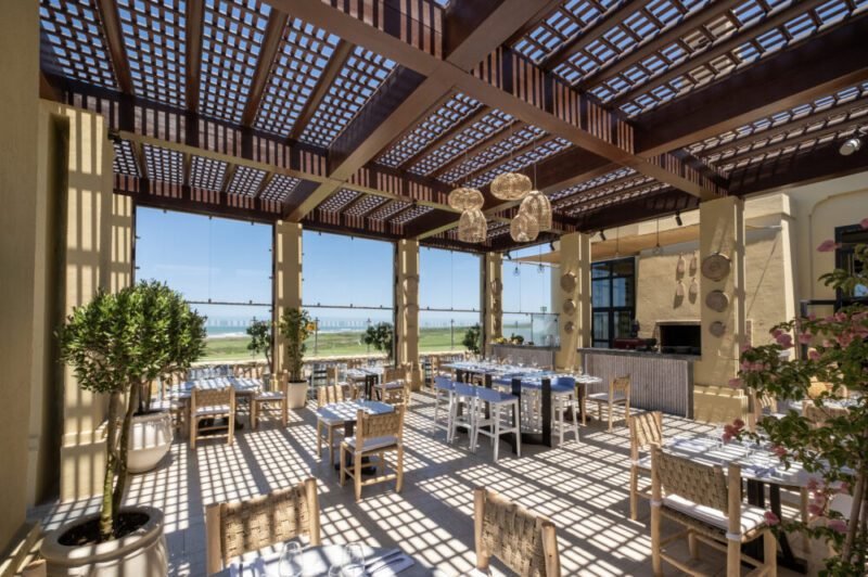 بالصور افتتاح مطعم يوناني بمازاغان