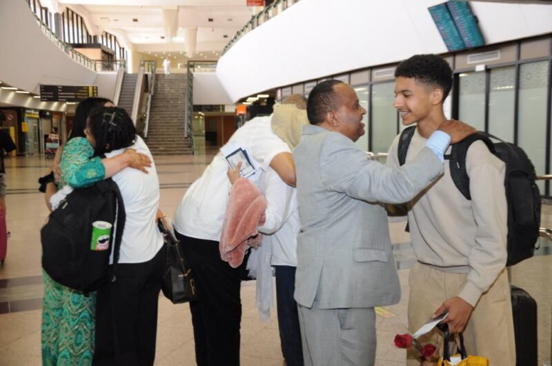 الجامعة العربية تشيد بإجلاء المغرب رعاياه من السودان