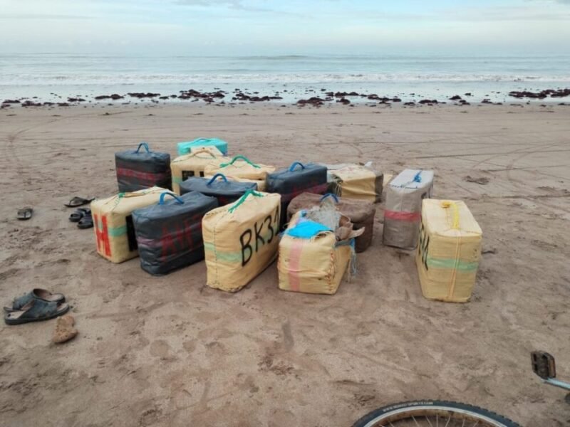 سيدي رحال يلفظ الحشيش