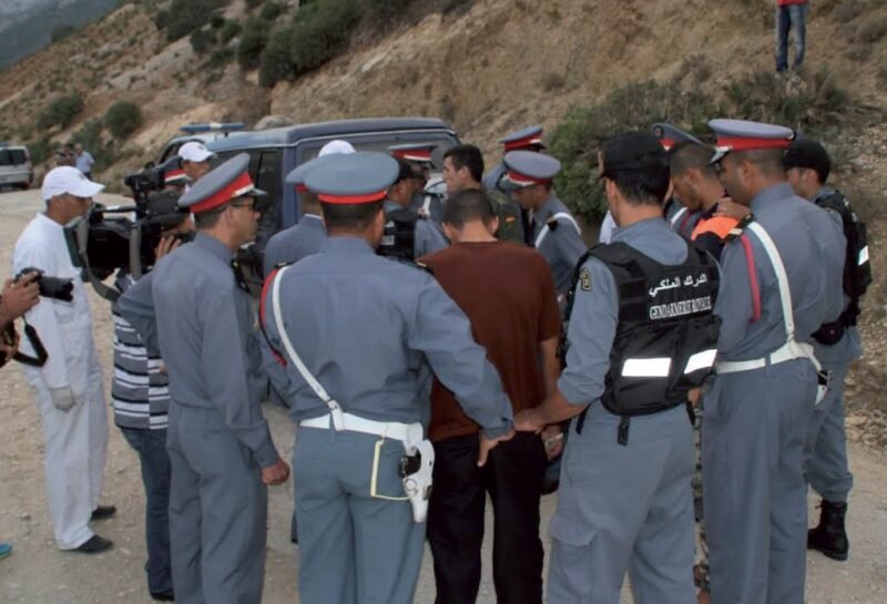 “التبوعيرة” لسرقة الحديد والمنازل