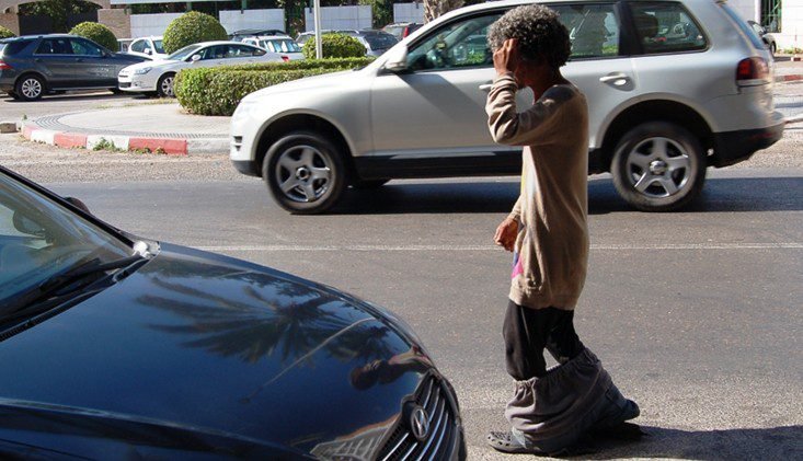 المختلون عقليا يغزون شوارع الدارالبيضاء