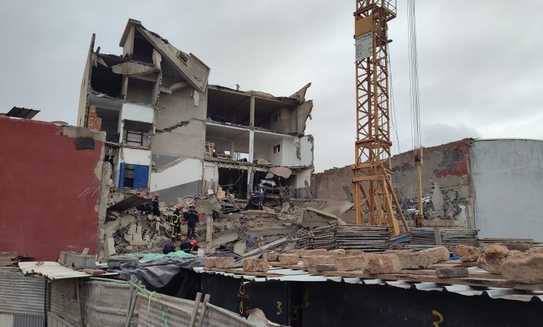انهيار بناية يتسبب في وفاة شخصين بمديونة