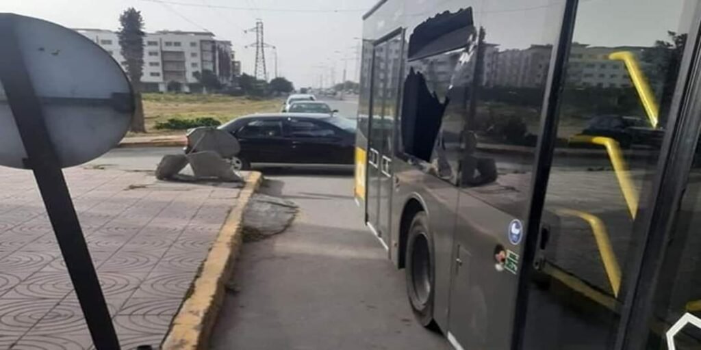 سطو مسلح على حافلة بالبيضاء يطيح بمراهقين