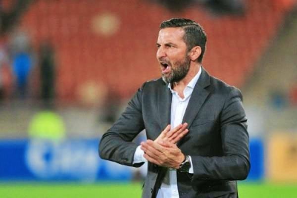 بعد التعادل بفاس … هل بات مستقبل مدرب الرجاء على المحك ؟