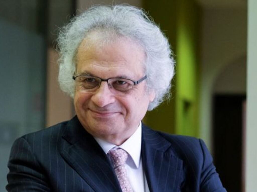 أمين معلوف ينتخب أمينا دائما للأكاديمية الفرنسية