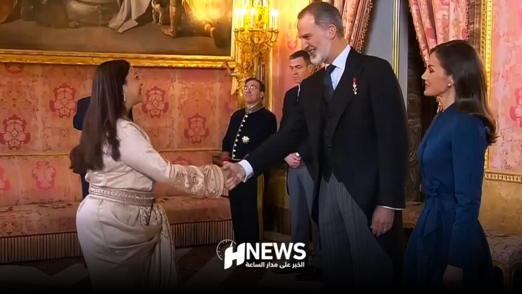 ملك إسبانيا يستقبل سفيرة الرباط في مدريد