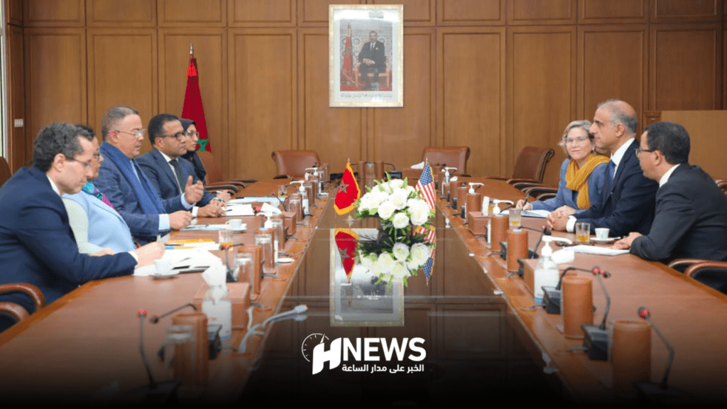 بالصور..مونديال 2030 على طاولة لقجع والسفير الأمريكي بالرباط