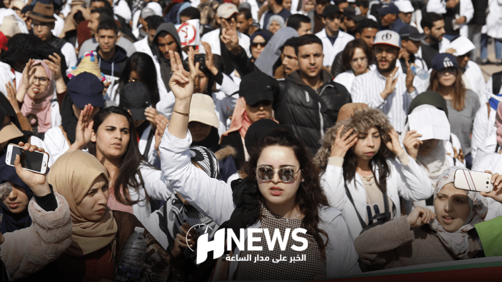 نساء التعليم أمام البرلمان للمطالبة بالقضاء على التمييز