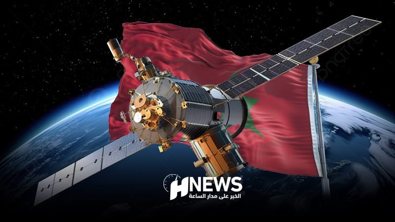 قمرين صناعيين