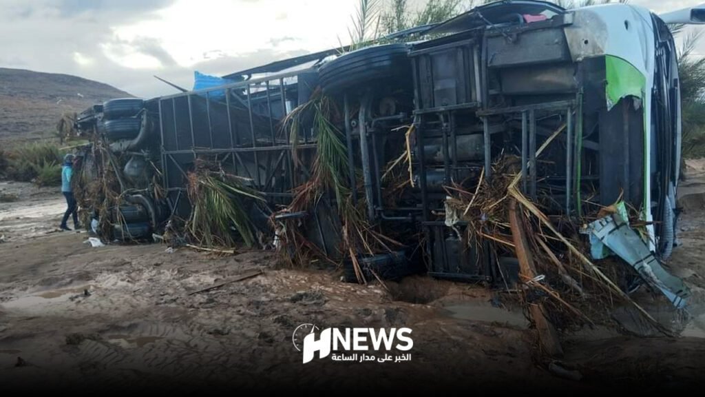 رسميا.. فيضانات طاطا تسفر عن مصرع شخصين وفقدان 15 آخرين إثر انجراف حافلة بسبب السيول