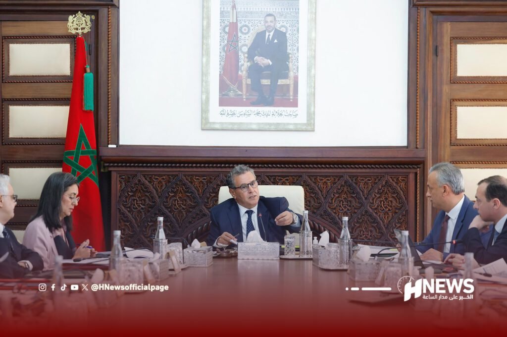 أخنوش يعلن استثمارات بـ17 مليار درهم وخلق آلاف الوظائف