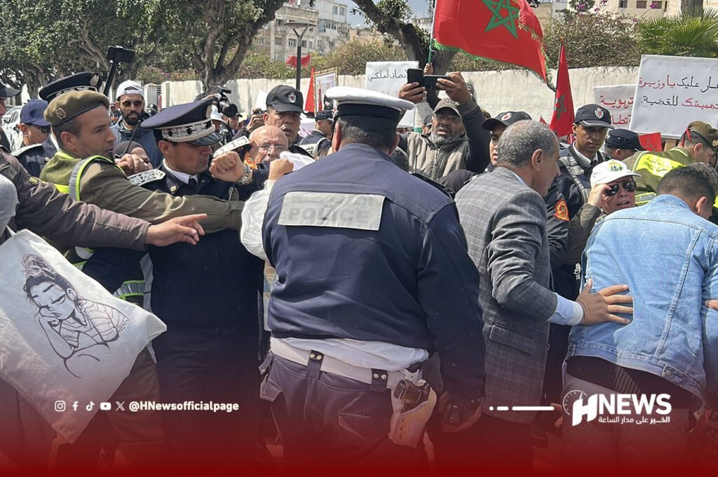 إغماءات في الوقفة الاحتجاجية لأولياء أطفال معاقين.. فيديو