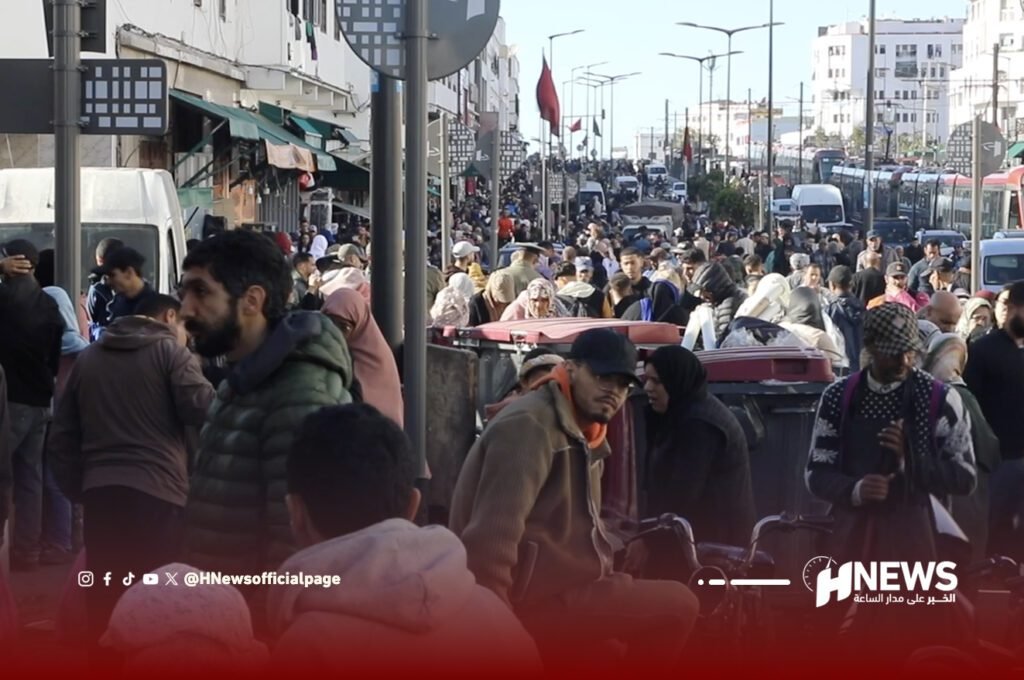 إقبال على ملابس العيد بكراج علال.. فيديو