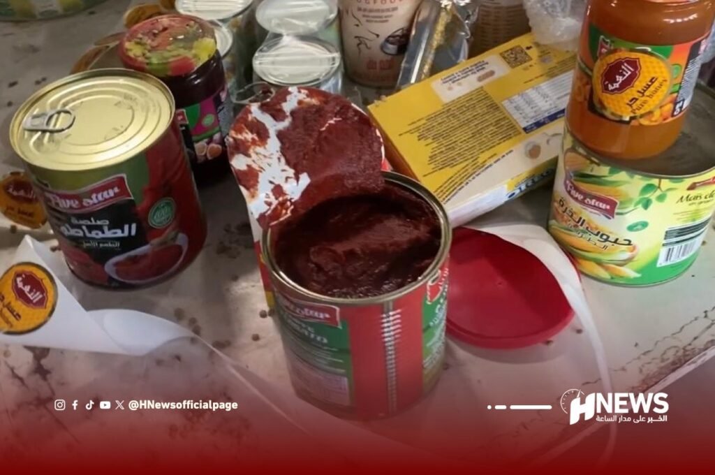 مصادرة مواد غذائية منتهية الصلاحية في مخزن.. فيديو