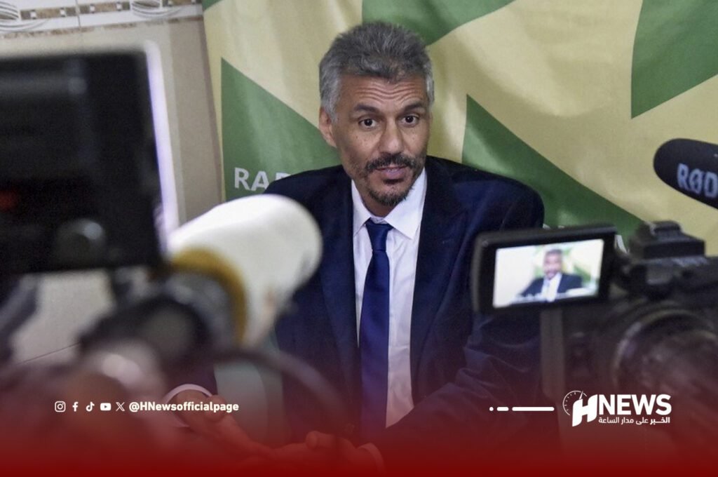 المغرب يرحل رشيد نكاز بعد إساءته للوحدة الترابية