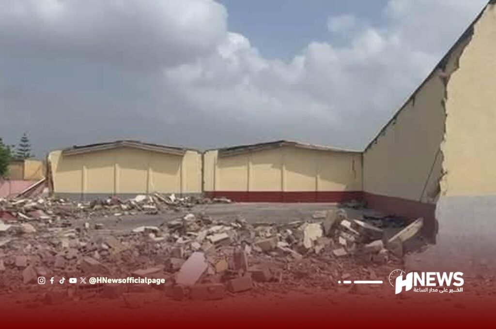 هدم مستودعات وفيلا منتخب نافذ