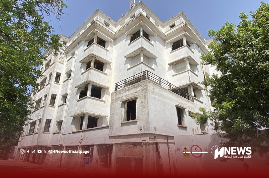 سكان عمارة يتهمون السلطة بالتواطئ لإفراغهم.. فيديو