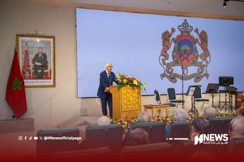 الملك يدعو لتسوية النزاعات سلميا في رسالة للمعهد الدولي