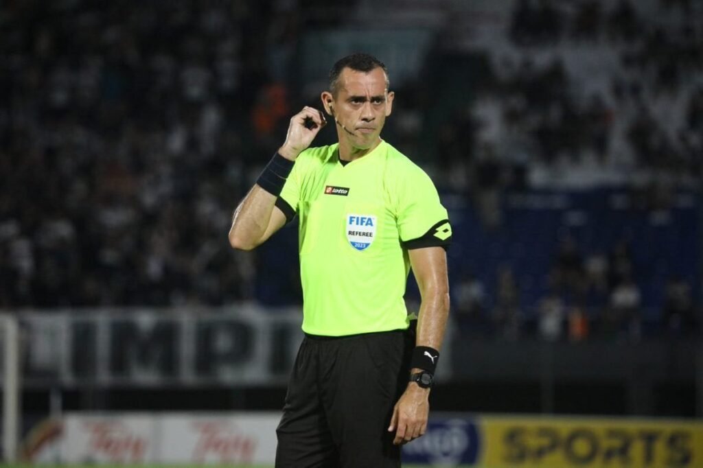 حكم باراغواني في مواجهة المغرب وعمان في كأس العرب