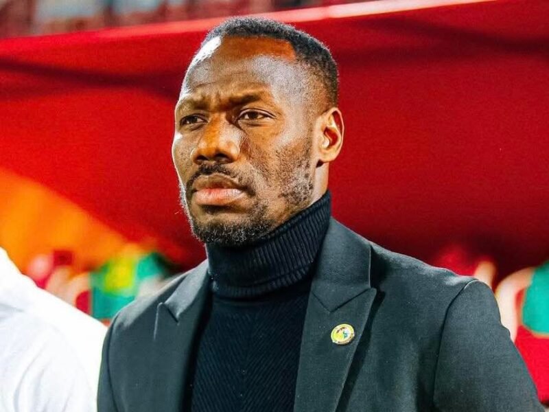 الكاف يوقف مدرب السنغال بابي تياو بعد أحداث نهائي كأس إفريقيا