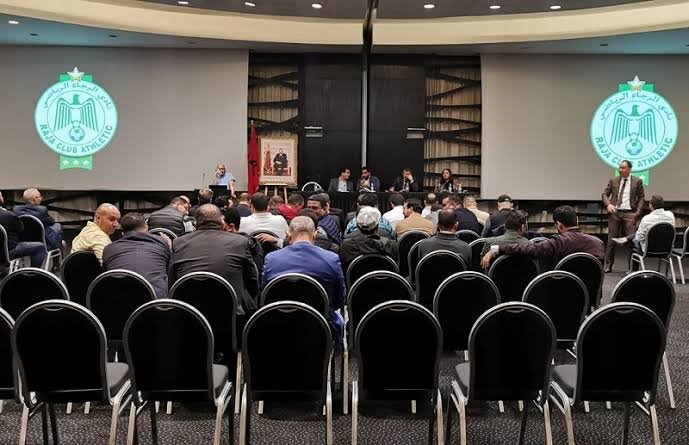 منخرطو الرجاء يدينون الأخبار الزائفة ويجددون دعمهم للنادي