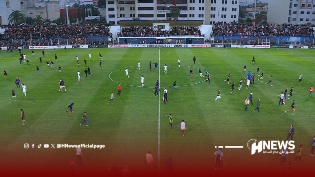 شغب جماهير اتحاد العاصمة يوقف مباراة أولمبيك آسفي