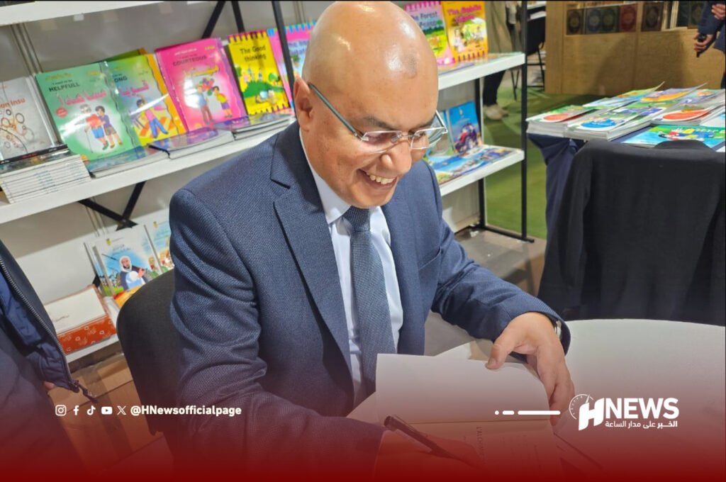 من الجمارك إلى التأليف.. عز الدين تميم يصدر سيرته الذاتية