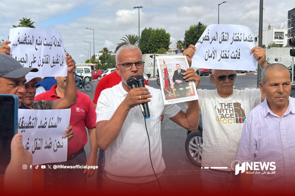 سائقو طاكسيات البيضاء: التسعيرة 17 عام ما تحركت.. فيديو